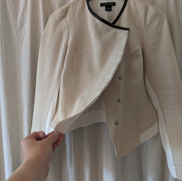 Blazer - Picture 3 of 5